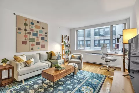 120 W 21st St, New York, NY 10011