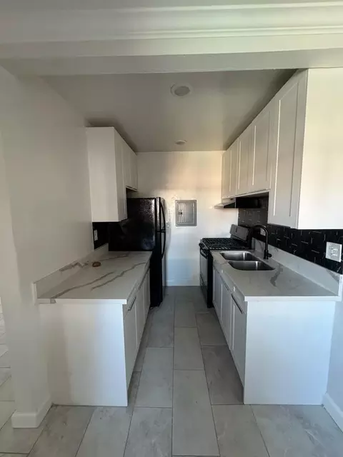 1334 N Las Palmas Ave, Los Angeles, CA 90028