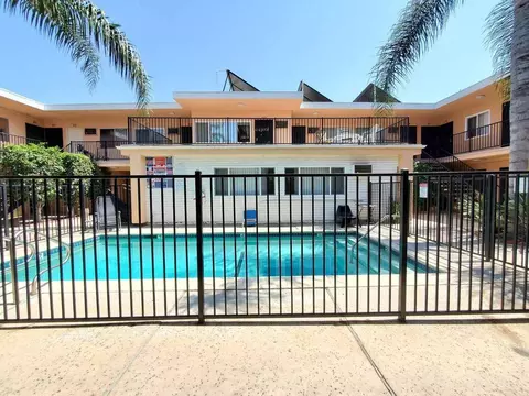 1334 N Las Palmas Ave, Los Angeles, CA 90028