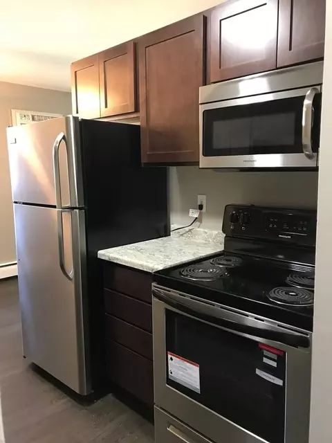 625 616 617 624 625 North Oaks Dr, Maple Grove, MN 55369