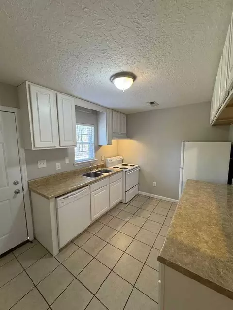 59 Cooper Cir, Anniston, AL 36201