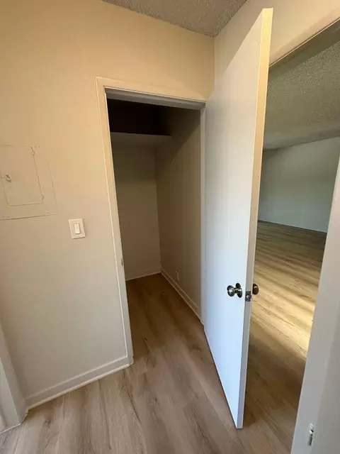 10805 Camarillo St, Los Angeles, CA 91602