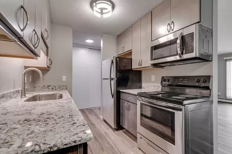 9985 Butternut St NW, Coon Rapids, MN 55448