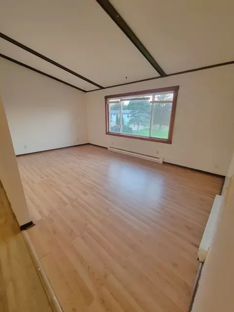 921 Pearl St, Prescott, WI 54021