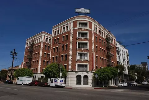 3835 W 8th St, Los Angeles, CA 90005