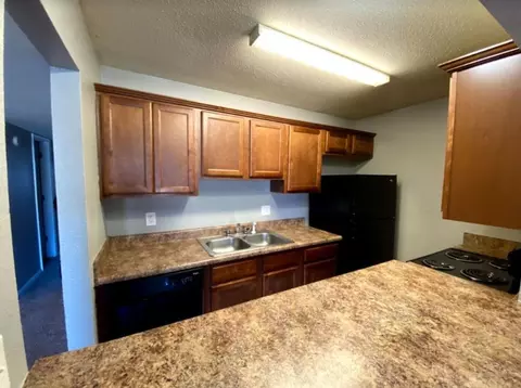 2310 W 26th St, Lawrence, KS 66047