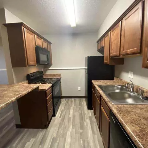 2310 W 26th St, Lawrence, KS 66047