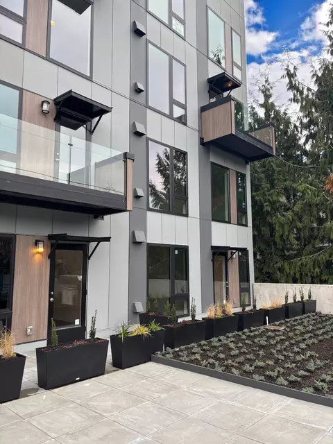 9736 Greenwood Ave N, Seattle, WA 98103 photo 3
