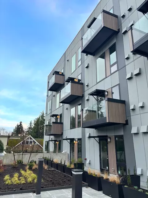 9736 Greenwood Ave N, Seattle, WA 98103 photo 2