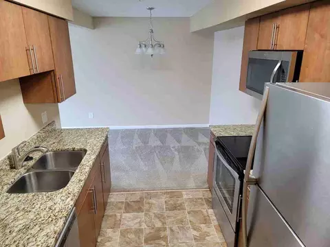 535 South 37th Street, Omaha, NE 68105