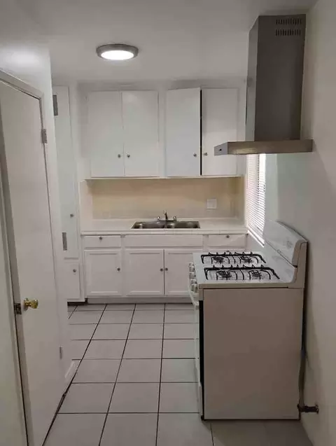 14129 Vanowen St, Van Nuys, CA 91405