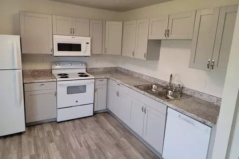 100 Bethel Park Dr, Bethel, OH 45106
