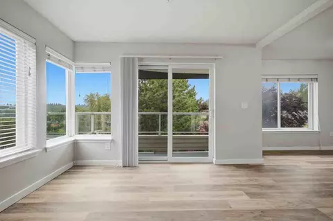 3233 SW Avalon Way, Seattle, WA 98126