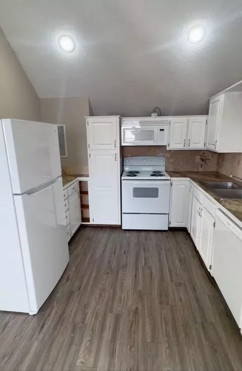 1375 S National Ave, Springfield, MO 65804