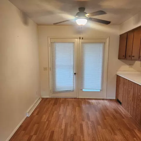 702 12th St, Baraboo, WI 53913