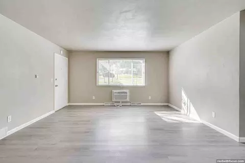 702 12th St, Baraboo, WI 53913