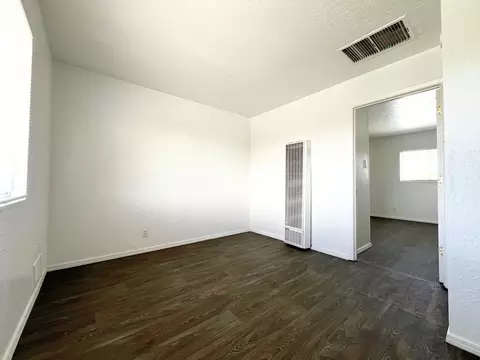 1111 Amherst Dr SE, Albuquerque, NM 87106