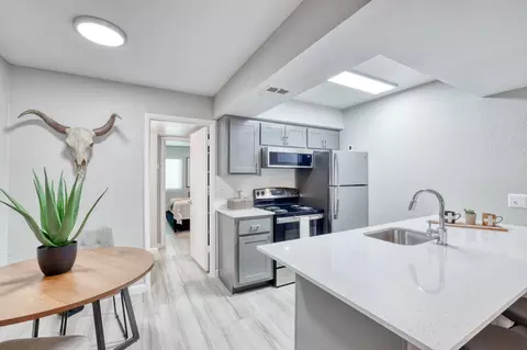 815 E Bethany Home Rd, Phoenix, AZ 85014 photo 9