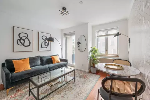 200 E 11th St, New York, NY 10003
