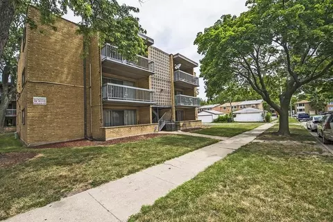 13905 S Clark St, Riverdale, IL 60827