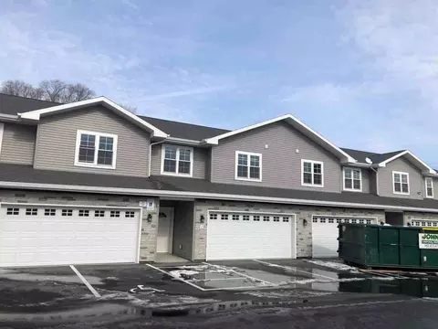 2320 Center Ave, Janesville, WI 53546