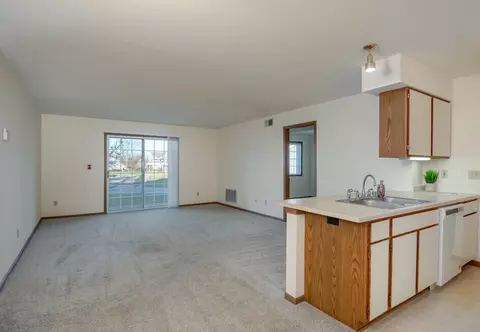 n91w16995 W17155 Apple Tree Ct, Menomonee Falls, WI 53051