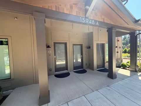 15948 Quarry Rd, Lake Oswego, OR 97035