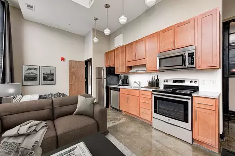 1401 E 10th St, Indianapolis, IN 46201