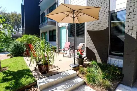2215 Town Lake Cir, Austin, TX 78741 photo 6