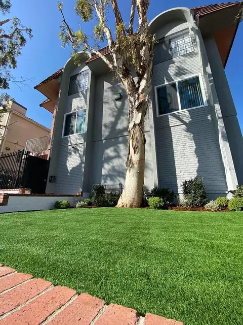 7407 Haskell Ave, Los Angeles, CA 91406