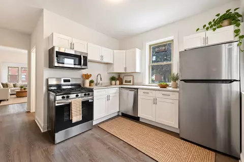 2905 N Bartlett Ave, Milwaukee, WI 53211