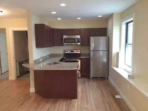 159 Moore St, Lowell, MA 01852