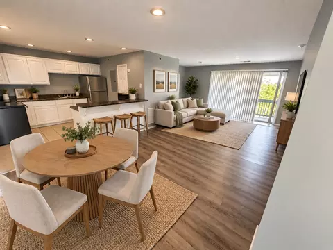 10900 Oasis Ct, Shawnee, KS 66203