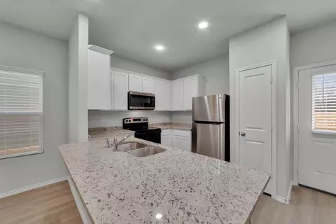 7356 Misty Ridge Dr #13, Converse, TX 78109