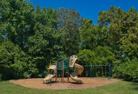 500 Chapel Lake Dr, Virginia Beach, VA 23454