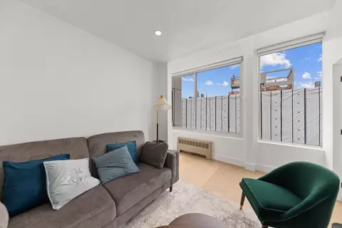 141 E 33rd St, New York, NY 10016