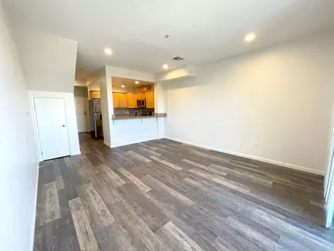 5330 Satsuma Ave, Los Angeles, CA 91601