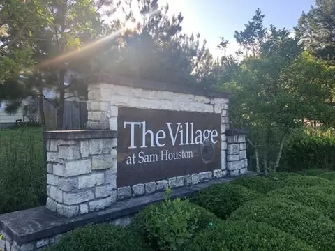 166 Varsity Dr, Huntsville, TX 77340