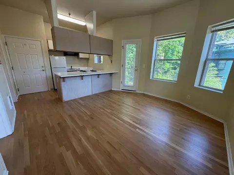 2018 NW Everett St, Portland, OR 97209