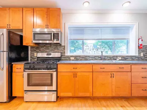 158 North St, Burlington, VT 05401