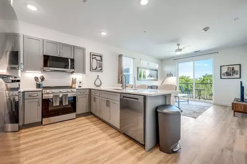 417 E 9th St, Dallas, TX 75203