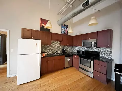 340 N 12th St, Philadelphia, PA 19107