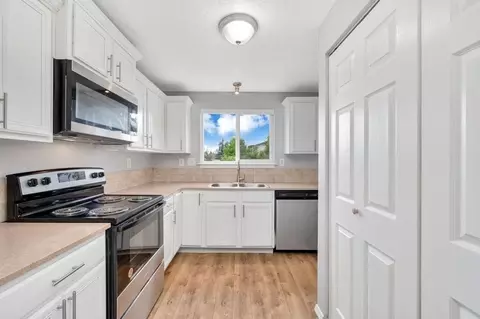 5320 SE 122nd Ave, Portland, OR 97236