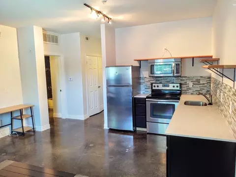 2505 W Hickory St, Denton, TX 76201