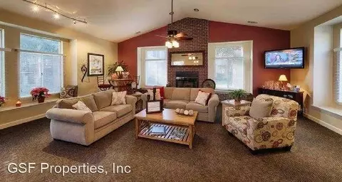 100 Fowler Ave, Clovis, CA 93611