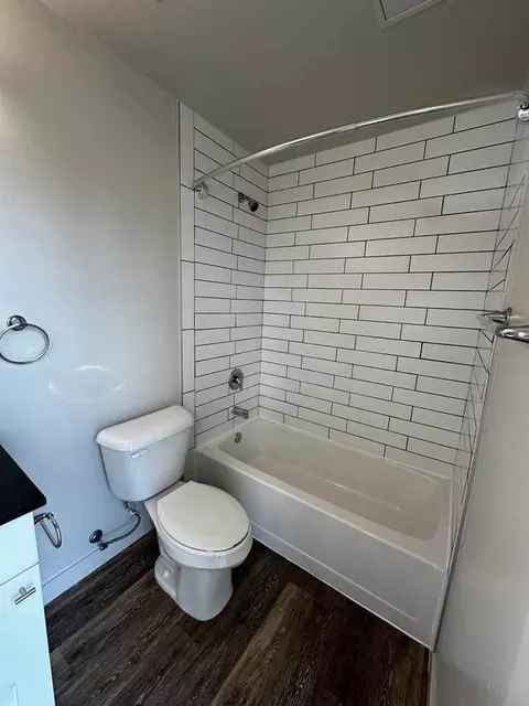 8558 Nesbit Ave N, Seattle, WA 98103 photo 6