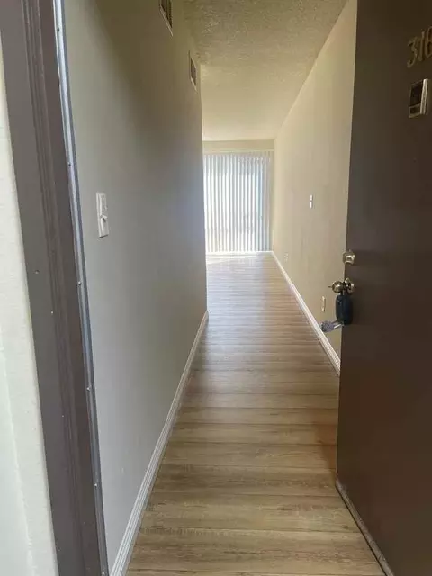 17900 Sherman Way, Los Angeles, CA 91335 photo 4