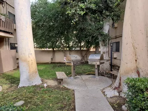 17900 Sherman Way, Los Angeles, CA 91335 photo 3