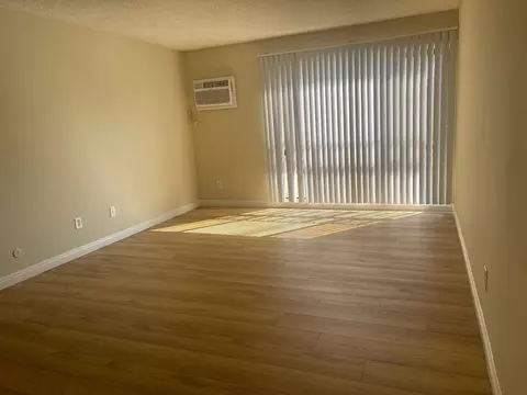 17900 Sherman Way, Los Angeles, CA 91335 photo 5
