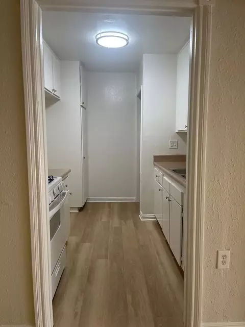 17900 Sherman Way, Los Angeles, CA 91335 photo 6
